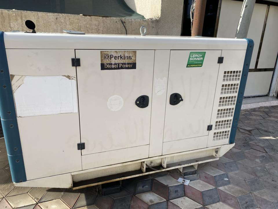 السلام عليكم مولد بيركنز 50 كيفي كاتم انكليزي اصلي المولد مشتغله 2900 ساعه مولد لاتبخير ولا تنقيص العنوان الناصرية رقم ***********
