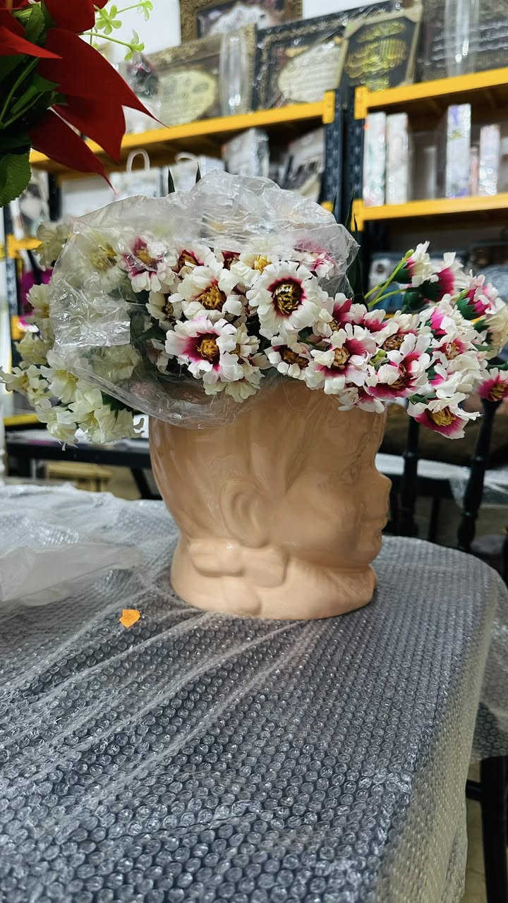 تشكيلة مميزة من الزهور الاصطناعية مع فازات أنيقة تناسب كل زاوية ببيتك أو مكتبك 💐
جمال طبيعي بدون ذبول… وترتيب يضيف فخامة بكل تفاصيله 🤍

متوفر بألوان وتصاميم مختلفة 🌷
للطلب والاستفسار راسلونا �


**إذا كنت صاحب هذا الإعلان وتريد حذفه لأي سبب، رجاءا أرسل رسالة إلى الدعم الفني**