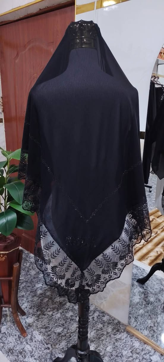 السلام عليكم حبايبي 🌷
توفر عندنا ربطات إماراتي باللون الأسود الفخم 🖤
وأيضاً ربطات ألوان بأربع درجات تجنن ✨
متوفر حجاب الأميرة بأجمل التصاميم والستايلات الراقية 👑
كل وحدة أحلى من الثانية وتناسب كل اذواق ..لسعر  الربطه اسوده ب 10 والالوان ب 5 وحجاب الاميره ب3 
للطلب والاستفسار راسلوني واتساب *********** توصيل موجود لكل محافظات العراق
