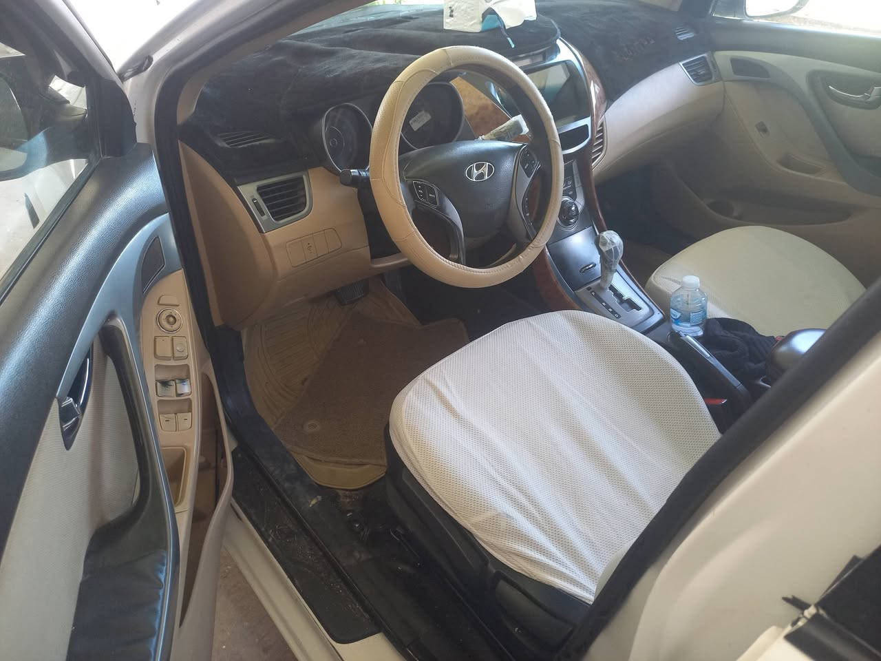 السلام عليكم ..النترا خليجي فول 14.. بيع سريع..
بيها كم قطعه صبغ اعتبرها حزام للعلم موحزام قماره مابيها قطرة صبغ 99$
***********
