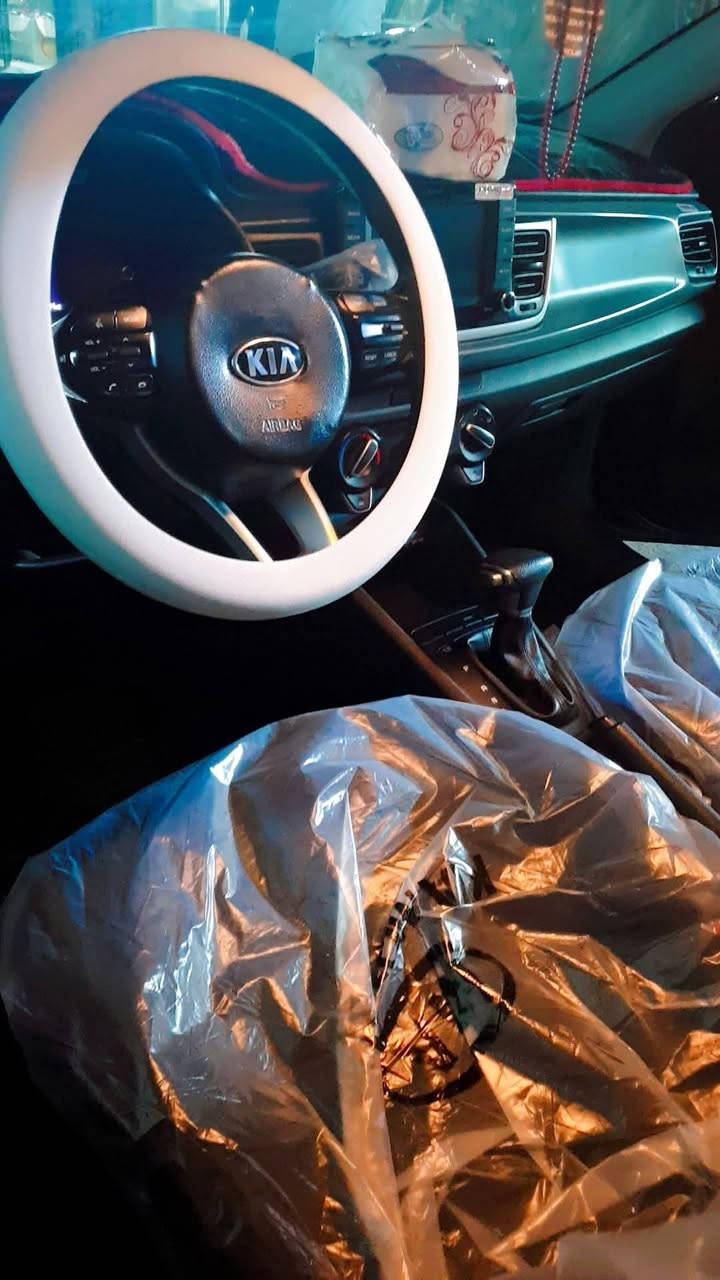 سلام عليكم للبيع أو المراوس حسب القناعة 
كيا ريو 2020 فئة ال S تجي نص فول تحكمات ستيرن جهتين شاشة وكامرة ونضام سبورت و أيكو مكينتهة 1.6 دوش المرغوب تجي 8 نوزل كيرها at مو CVT حادثهة جاملغ وبنيد و البنيد مبدل ومصبوغ و الجاملغ الكدام اليسرة مصبوغ فقط (يعني قطعتين) السيارة ماشية 35 ألف سعرها ب 110 وبيها مجااال‏‪***********‬‏
