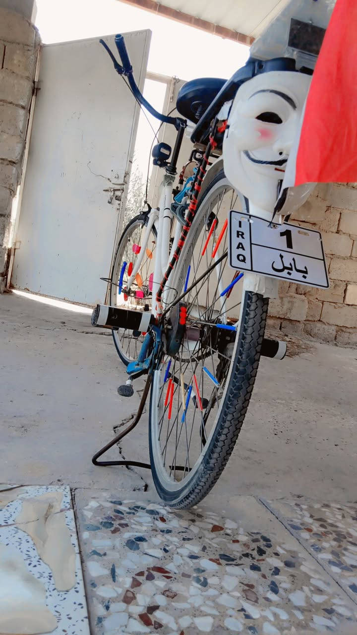 السلام عليك بايسكل للبيع بايسكل جديد ابيعه هوه اوجنبازياته بايسكل حلو ونضيف كلشي مابي الستنده يرادل ضب والستاند هم يرادله ضب السعر خاص *********** المكان محاويل مشروع المسيب
