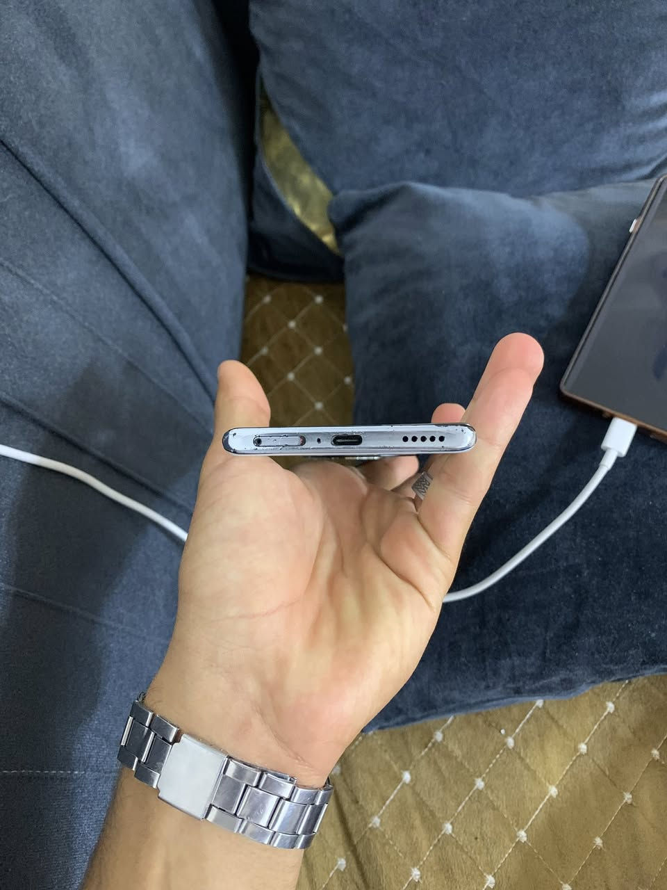 سلام عليكم جهاز هونر x9a 5G جهاز مبدل شاشه وبيه خط ونقطه صغيره الجهاز كلشي شغال بي بس فقط شاشه وهاهيه كلشي شغال سيمكرت دبل السعر 110 وبي مجال رقم ***********
