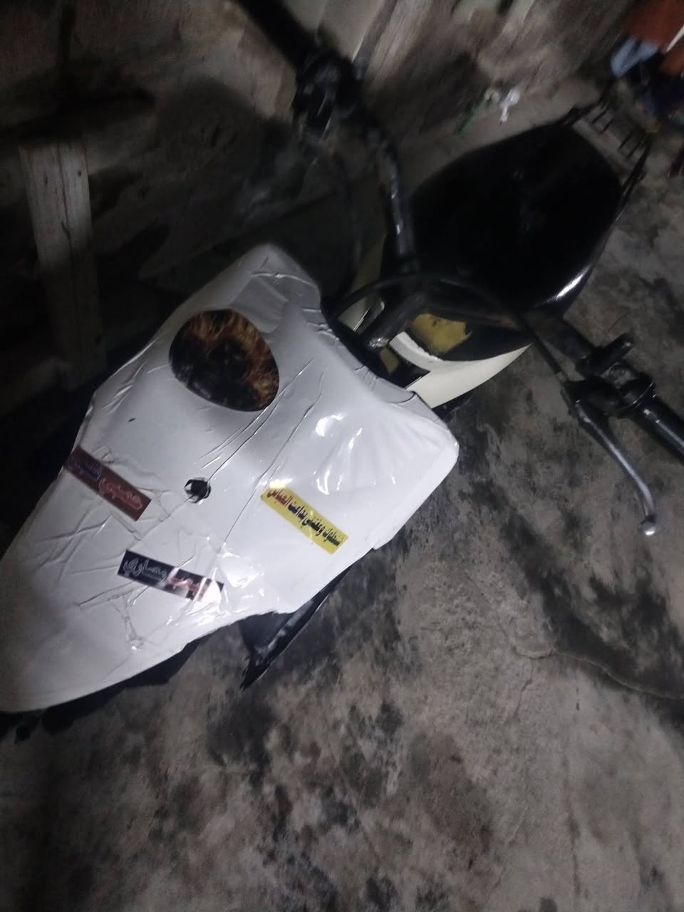 للبيع مكان الزبير السعر 175 وبيها مجال***********
