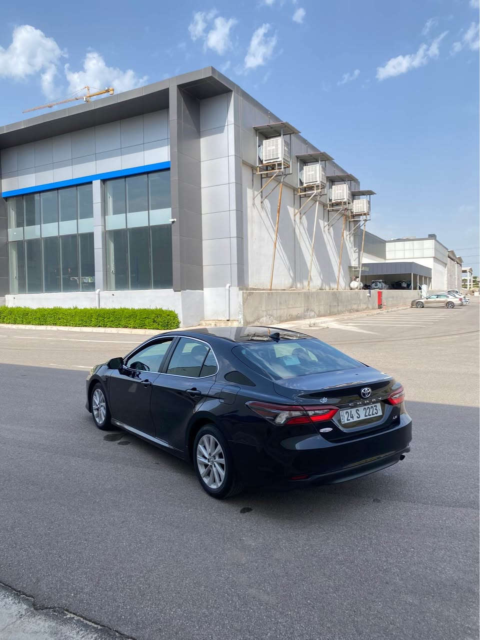 Toyota Camry LE 2022 
سيارة حيل نظيفة بدون دواخل بدون ارباك 
ضررها فقط بولنيد تبديل شريكة و واحد باب كلير 
ماشية ٧٤ الف ميل 
رقم و السنوي جديد 
تحويل و وكالة بشرط 
سعرها بلاشش ١٧٤$ ورقة و بيها مجال 
للمزيد من المعلومات اتصل على هذا الرقم 
كورك - واتساب 
(***********) Singapore
