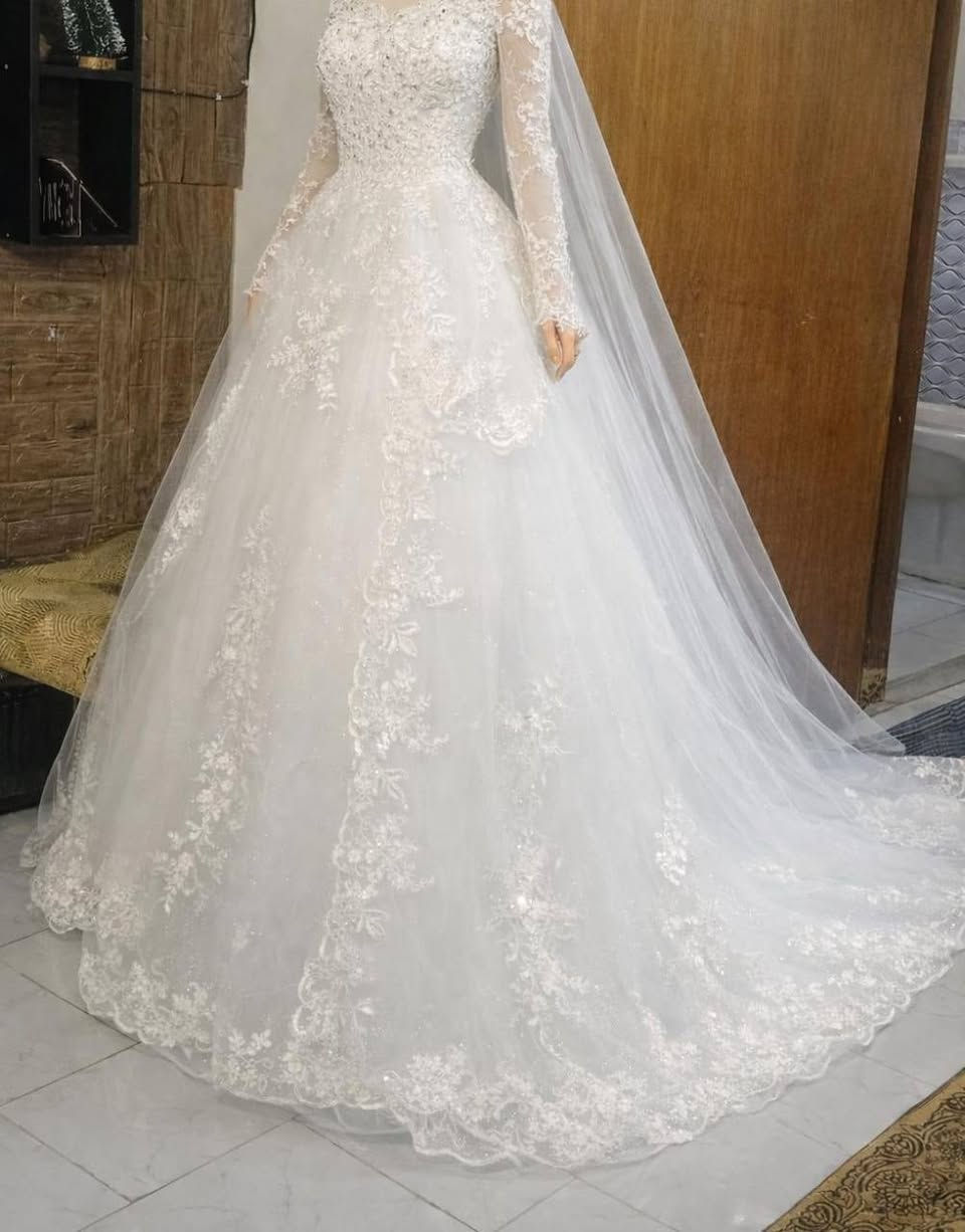 فساتين سهرة للبيع وبدله عرس جدد لوك DHL
البدله ٤٢ بيها تحكم سحاب ودكم وحبل قطع جدا قويه
يوجد توصيل لكل المحافظات العراق
***********
***********
