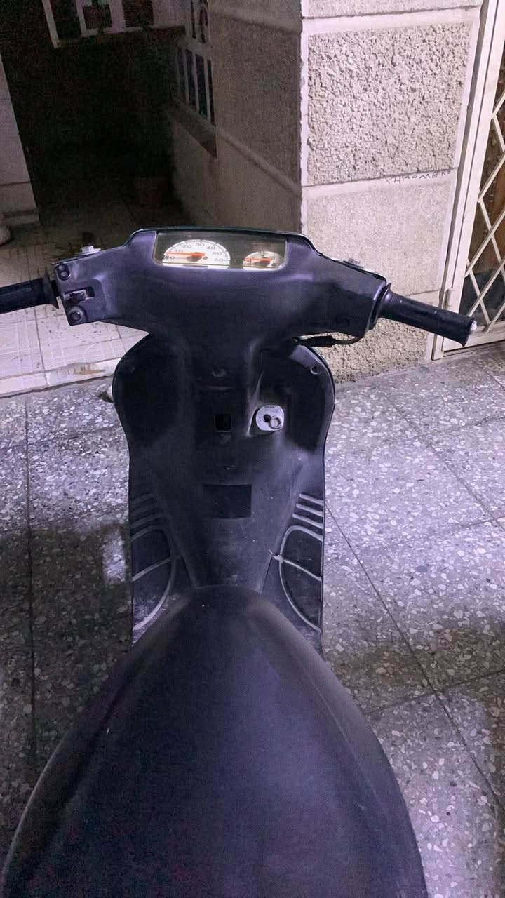 سلام عليكم درجه سازوكي 60مسطرهوخير من الله شغاله نكره سلف هندر واحد كفر بلادي لون مميز بيه نقص جامه بكلايت وصالنصه بيه زرف صغير درجه وين متريد توديك مكاني بغداد الحريه ساحه عدن *********** اتصلوا على الرقم مكلف بنشر سعر 175
