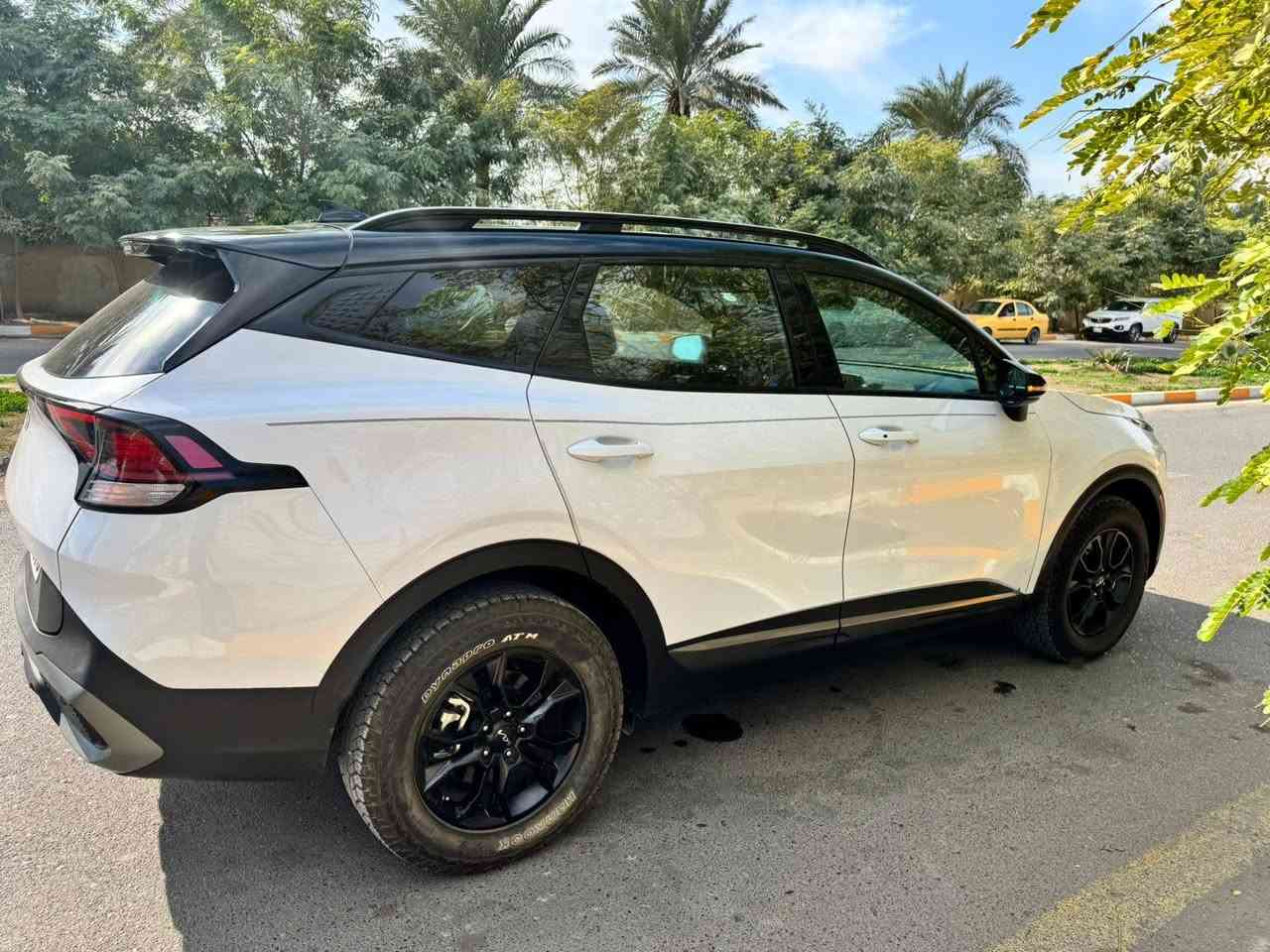 🔸️السلام عليكم ((للبيع فقط بدون مراوس))               ✅
🔸️كيا سبورتج لون ابيض موديل 2024 أعلى مواصفات بالسبورتج مواصفات أكس برو 
🔸️ترقيم جديد 
🔸️باسم الشركه وكاله + تحويل مضمون %💯
🔸️السياره جديده جداا جداا واحلى من الصور 
حادث السيارة صبغ فقط جاملغ امامي  بدون دواخل بعدها بريحه الشركه 
ماشيه 5 فقط مشي امريكى دخول جديد البارحه اترقمت ودخلت بغداد
🔸️مواصفاات فول الفول مايحتاج اذكر كل المواصفات 
سقف اسود بانوراما 
بصمه ابواب تشغيل عن بعد 
شاشه الكتروني 
جنطة كهرباء 

🔸️شاشه كبيره + شاشة عطلات
🔸رادار امامي وخلفي وجانبي نقطه عمياء اوتو بريك 
🔸نضام تحديد مسار للسياقه الالكترونيه
🔸️تحكم استيرن كل الجهات 
🔸️ثلاث انظمه قياده / سبورت / نورمال / سمارت 
🔸️بلوتوث + اواكس + واي فاي   
🔸️مانع انزلاق + كروز سرعة 
🔸ويل كب دسكات امامي خلفي
🔸️محرك 2500
🔸️سبير الشركه كتلوكات الشركه 
السياره جديده جدا جدا اي نقص مابيها من الداخل والخارج 
🔸️سيرفس كامل دهن فلاتر 
-------------------------------------------
رقمي الاستفسار 
***********
***********

العنوان بغداد 

يوجد واتساب كلا الرقمين 
صور أمريكا مع المنشور
السيارة احلى من الصور 
البارحة ترقمت ودخلت بغداد بعدها بريحة الشركة بجم كبس وجنطة كبس
