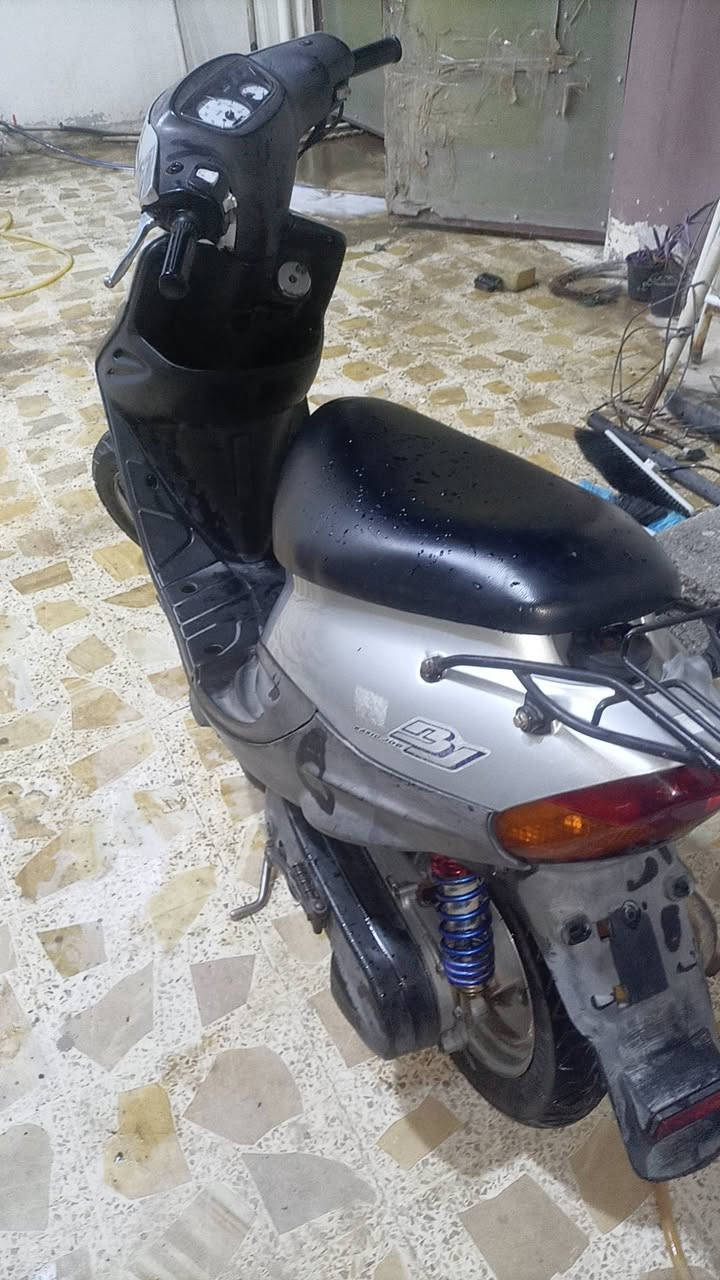 *للبيع ماطور نحله، كهربائيات كلها شغّال، سلف هورن لايت إشاير، مكينة شرط ما مفتوحة انطيك الماطور كُلو شرط والسعر 500 وبي مجال475 قفل مكاني الكندي الثانيه


**إذا كنت صاحب هذا الإعلان وتريد حذفه لأي سبب، رجاءا أرسل رسالة إلى الدعم الفني**