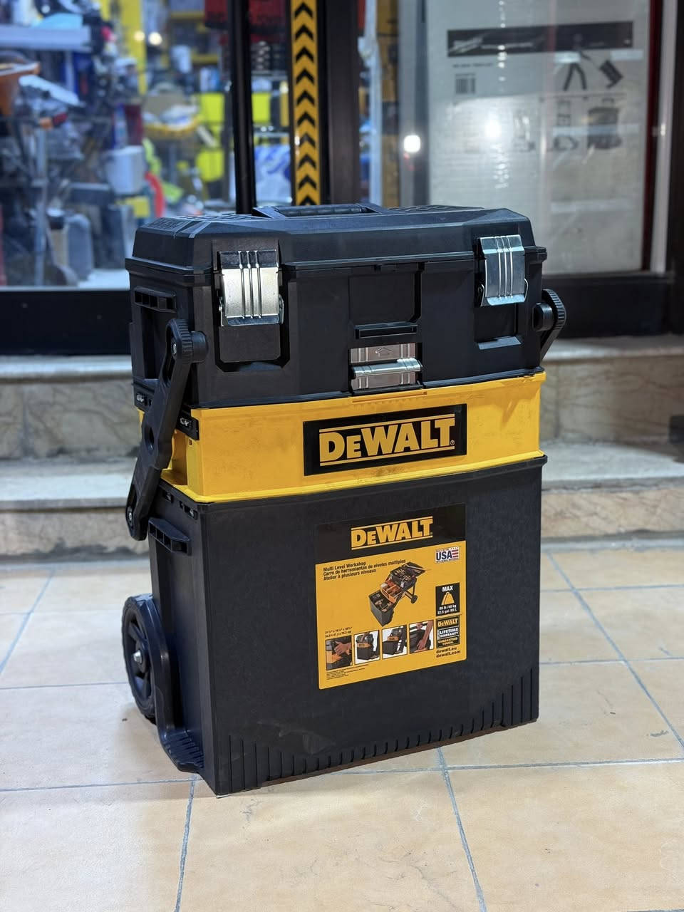 حقيبة ديولت 3 طوابق 
سعة 88 لتر
جديد غير مستعمل 
عنوان كرادة 
للاستفسار خاص او واتساب
***********
***********
