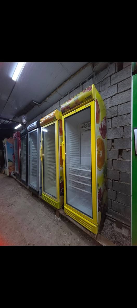 يا الله اسلام عليكم عارضات عامودي و افقي مستخدم قليل شرط النضافه وتبريد العنوان  بغداد حي البتول الشراي ينتصل و بل خدمه ***********
