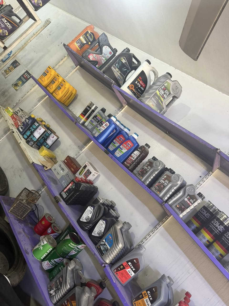 السلام عليكم
محل كامل للبيع اي نقص ما بيه شغله الحمدالله 
خالعات عدد ٢
كمبريسر كبير 
بلنص حديث 
دهن بيه خير من الله كافه الكثافات وشركات ستندر 
فلاتر دهن متكامله لجميع السيارت 
مبرده جديده 
صوبه جديه 
لغم كامله جميع الحجام 
اسباين كامله 
تايرات مستعلمه اكثر من ٣٠تاير
تايرات تكتك جديد  
تايرات دراجه ١٧-١٨
تايرات داي وان 
تايرات درجه حجم ١٠-٨ جديد 
حوض ماء لفحص التاير 
دريل جديد 
اكو هوايه شغلات بيه بعد تجي وتشوف بعينك 

المحل موقعه السيديه -حي العلام -بشارع البداله-مقابيل المصرف الأهلي العراقي مجاور أفران العلام بضبط 

رقم عليه واتساب 
أو اتصل خط 

***********
سعر المحل ٣٠ مليون بيه مجال
