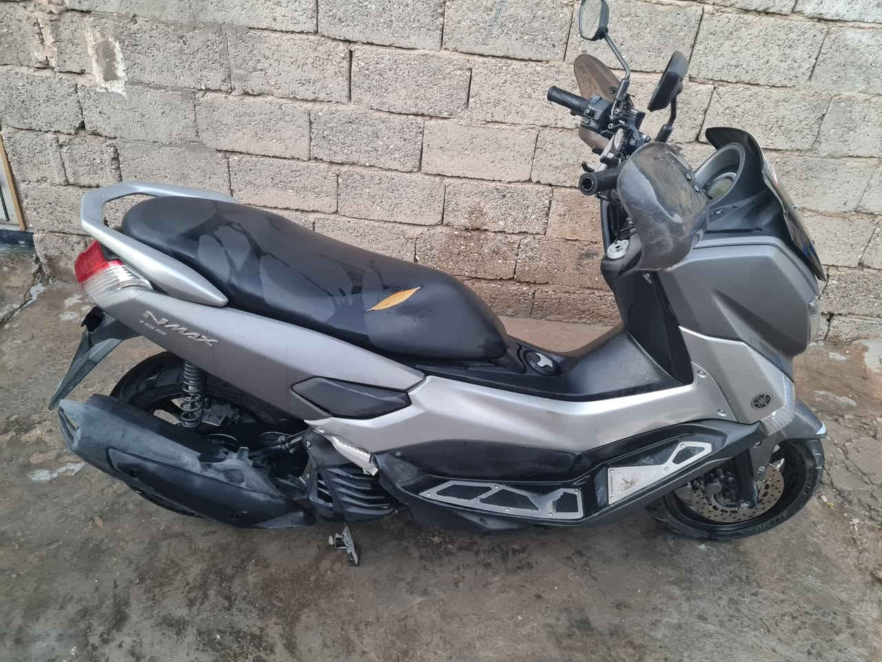 السلام عليكم 💚.
NMAX -ان ماكس 
للبيع دراجه معروفه محرك ١٥٥ دبل نوزل 
بريك حساس (اي بي إس ). راديتر .
دراجه جديده عله ايدي 
 شلعه معدل خير من الله 
نضافت الكفر 90بل ميه
ماشيه 21الف ونص
مكاني (بغداد الزعفرانيه  ). 
رقم الهاتف ***********
سعرها 13وبيهة مجال
