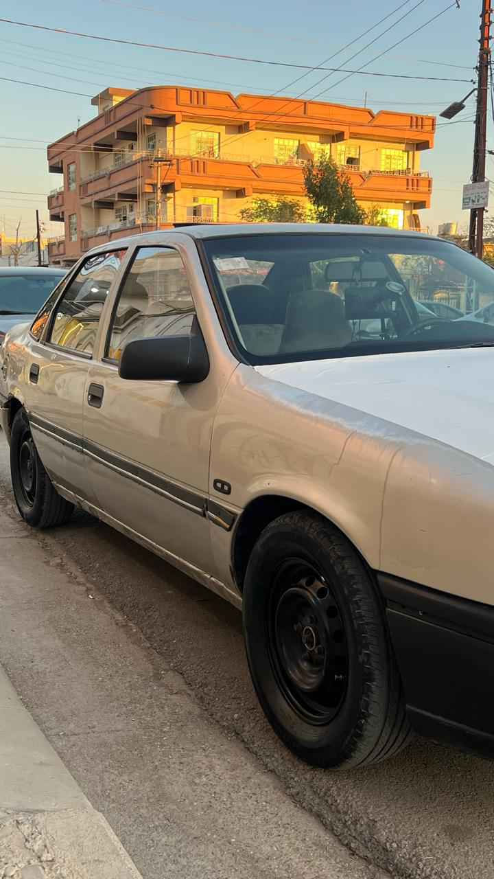 سياره موديل 1990  محرك 20 لاضربه ولا بخار سياره مابي شبر طخ كل عل بلاد حت صبغ  مملعوب بي مكفول كفال كير محرك شرط كله جديد تريد شرط تحويل رقم موبايل ***********    سعر 32 🔒 كركوك, العراق
