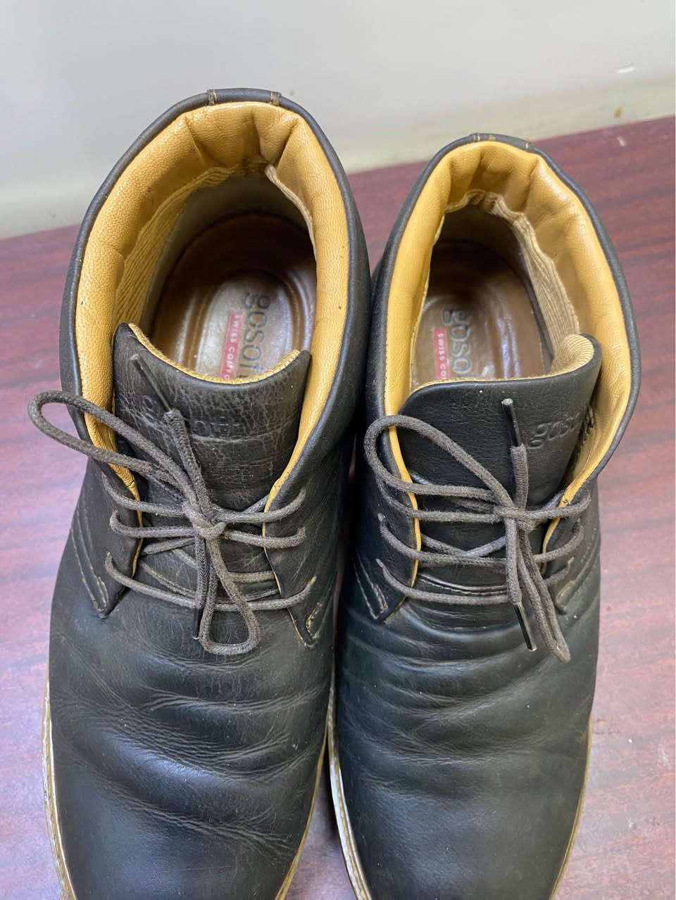 السلام عليكم 
حذاء جلد اصلي 
قياس 42
السعر 30 الف 
مكاني بغداد بلديات 
رقمي ***********
يوجد توصيل 🚚 بغداد, العراق
