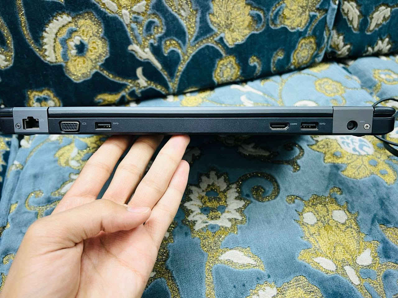 السلام عليكم 
حاسبه DELL للبيع الحاسبه جديده 
الرام 8 
كارت الشاشه خارجي قابل للتطوير 
الكيبورد ضوءي 
النضافه 99%
المكان الحبيبيه 
***********
