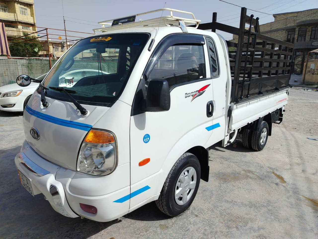 كيا بنكو موديل 2006 مسكر بم ونوزل 
جاهزة من كل النواحي كبل لشقل 
صبغ مكانات اثر جراد 
محرك جديد
رقم بغداد إنكليزي بسمي تحويل مباشر 
تبريد 🥶 
تخم تاير امامي خلفي جدد 
سنتر لوك+ شاشة 
استفسار اكثر الاتصال ***********
