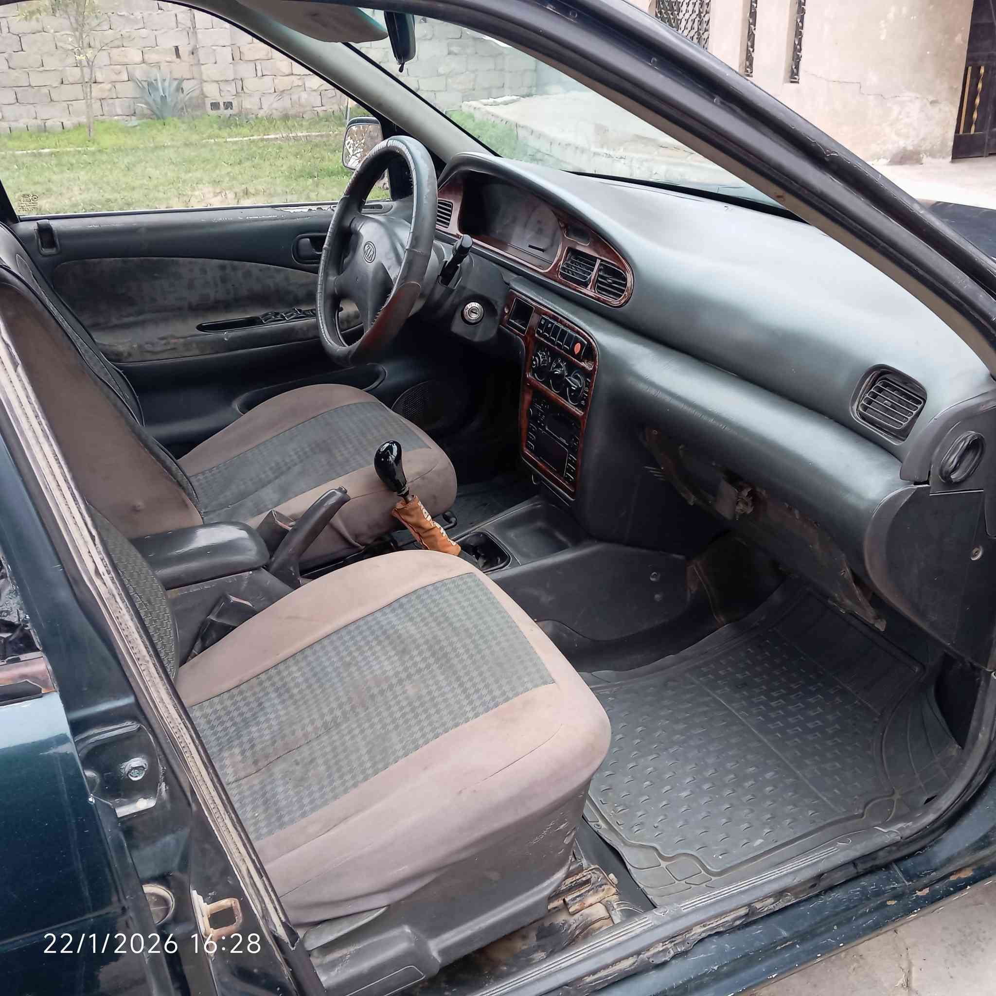 السلام عليكم
كيا سيفيا 1996 للبيع

محرك نظيف كير نظيف 

كير عادي المكان ابي غريب الزيدان 

السعر 32 $
رقم الهاتف ***********
