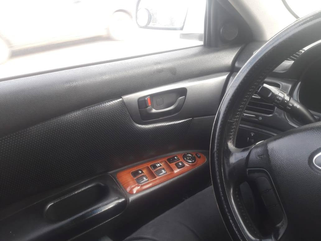 كيا اوبتيما 2007 بأسمي رقم بغداد انكليزي وسنوية جديدة
ماشية 200 الف حقيقي على يد واحدة 
السعر 96 $ ورقة 
١- فتحة سقف سلايد 
٢- تدفئة مقاعد 
٣- مكينة 2000 كبيرة
٤- مري شفط 
٥- ويل ١٦
للاستفسار ***********
