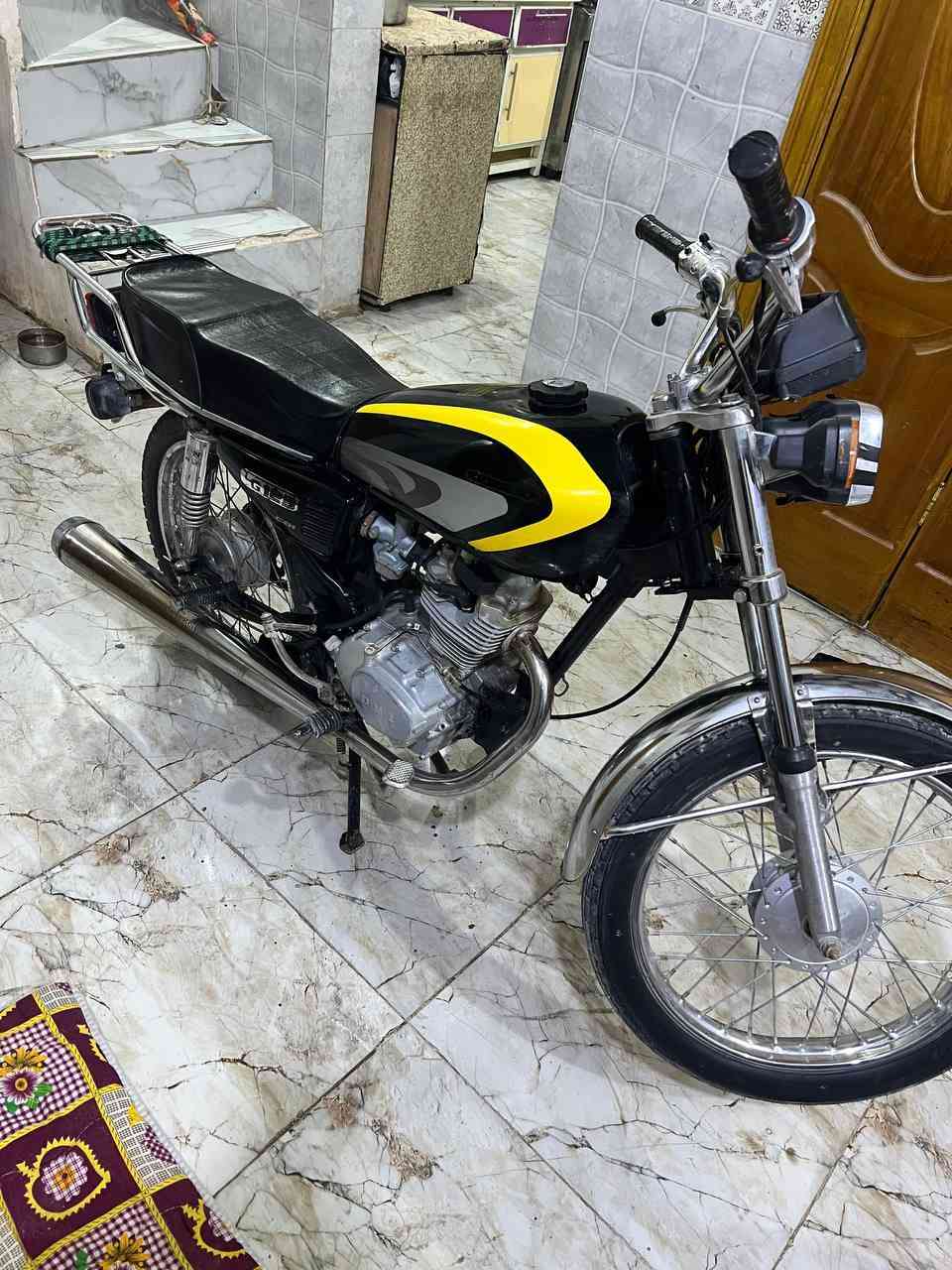 دراجه اربعه كير كلك مكفوله من سرقه وكلشي دراجه نضيفه وكل شي شغال وجديد شديته هورن لايت ودشبول وكل كهربائيات جديده وشغاله مكينه وشلعه ومعدل سعر ٣٥٠ قفل والسراي يلا يتعبني دراجه وكاله سويته كلشي جديد بدلته ماعده محرك لين مضيف السراي هاذ رقمي ***********
