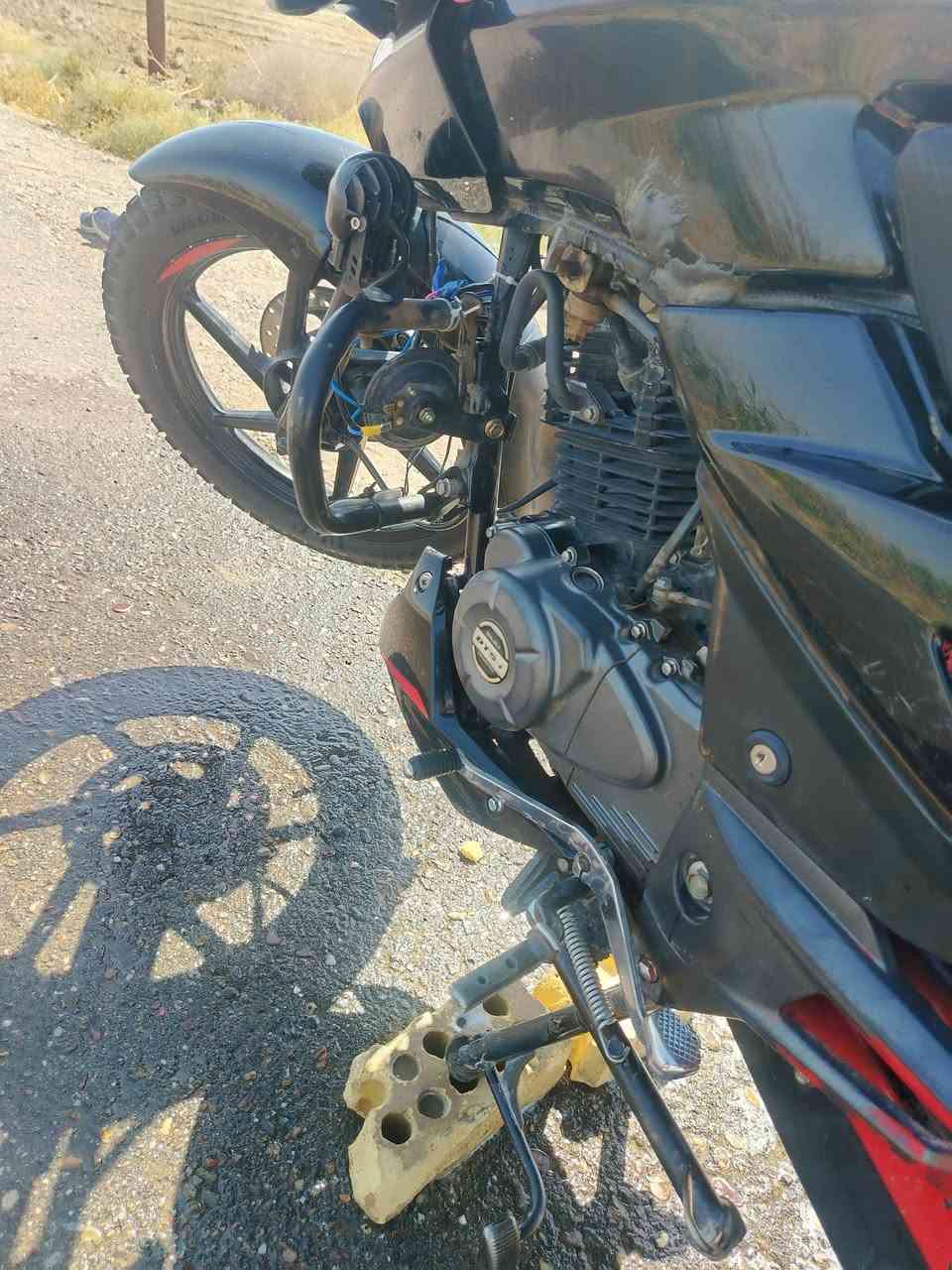 أسلام عليكم بولسر موديل 21 كامله مابيه أي نقص بيع أو مراوس رقمي ***********بي واتساب 
والخاص مفتوح
