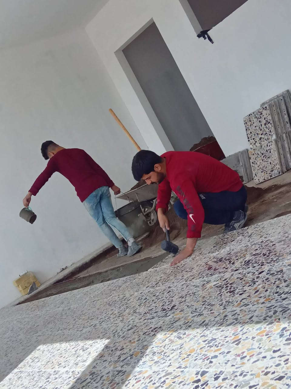 ***********
خلفه كاشي
