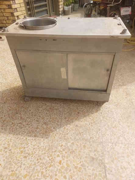 عربانه لبلبي اذره تشتغل كلشي جديده بس متروكه يعني اغسله واشتغل كامله حته طباخ بيه من الداخل متحركه 
مكاني الشعله السلاميات سعره 150 
الاتصال ***********
