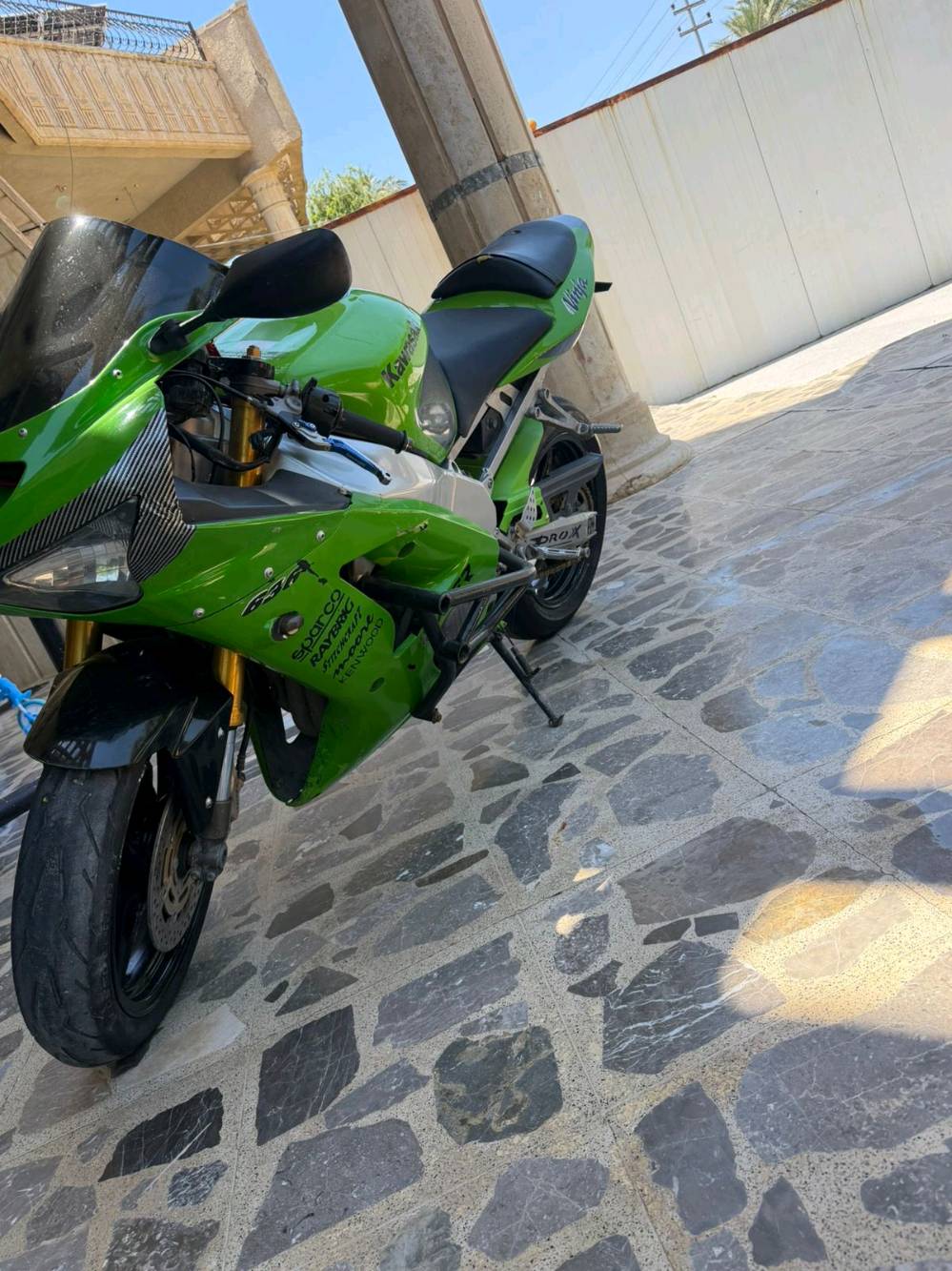 كاوسكي 2004 
دراجة مكفولة وكاملة من كلشي وعليها ادامة كاملة من فلاتر وغيرها 
دهن موتل ✓ ماء تبريد زيتي ✓
السعر 30  
المكان ديالى بعقوبة
هلا عيني، شنو موديل الكاوسكي بالضبط؟ 2004 بس لو شنو السعة/الفئة (مثل 600/636/ZX-6R) حتى ما يصير لخبطة؟: 
2004 636
المكينة شكد حالتها هسه؟ بيها صوت، دخان، أو تحتاج صيانة شي بسيط لو جاهزة للركب؟: 
مكينة مكفولة 
الكفرات والفرامل شكد وضعهن؟ والتبديل/الكلتش والعدادات شغالين تمام لو بيها أي ملاحظة؟: 
كلشي شغال ونظافة الكفرات 88%
تريد تبيعها فحص وتجربة لو بيع مباشر؟ وإذا أكو، تگليلي رقم للتواصل ووقت مناسب للمعاينة بعقوبة؟: 
بيع فحص وتجربة 