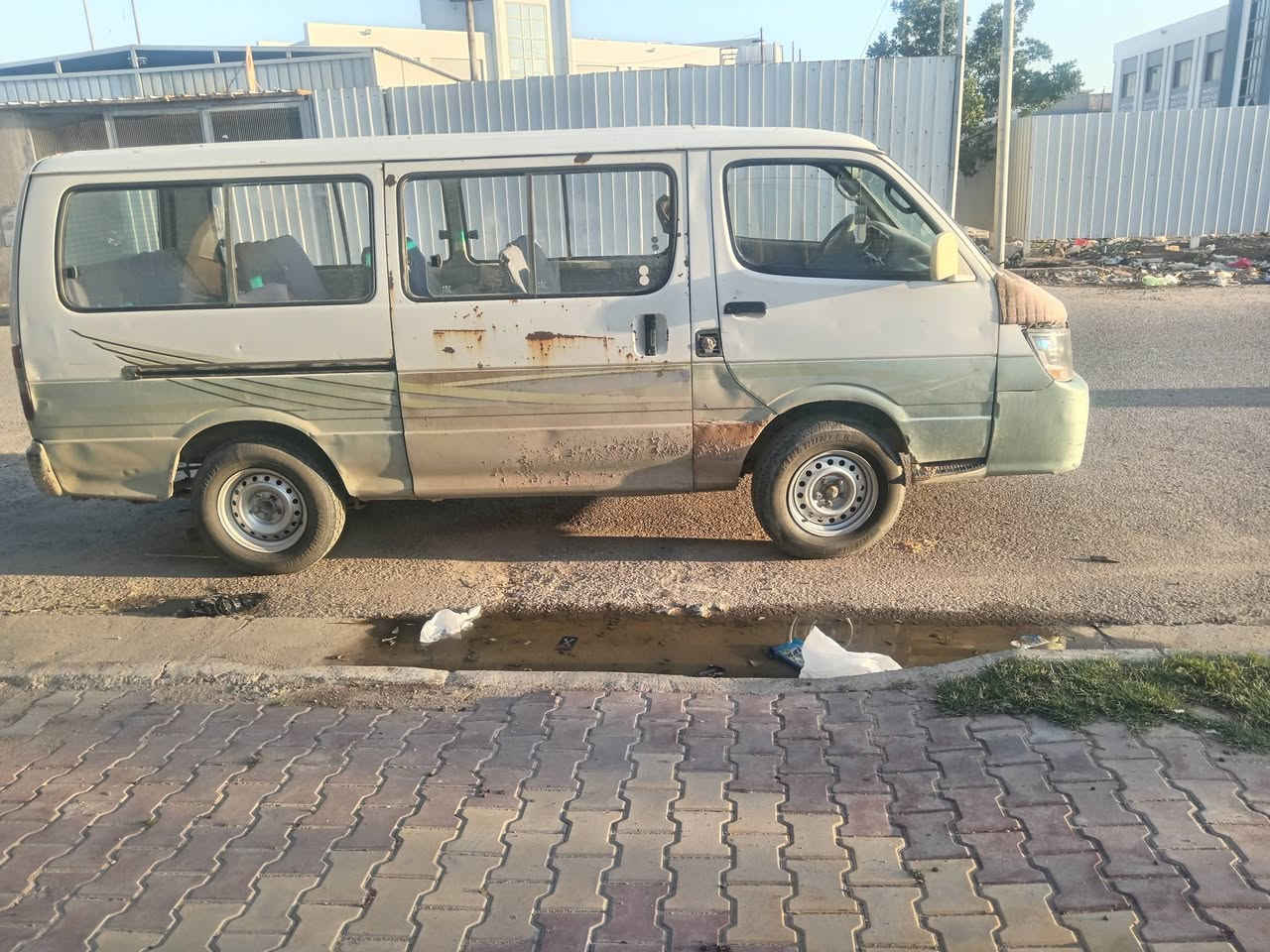 السلام عليكم جنبي 2010مكينه وكير خير من الله تخم تاير جديد كهربائيات كله شغاله سنويه صاقطه صاحبه موجود بس ابيع كوم حديد واتعهد عشاير وسرقه لسعر 28وبيه مجال قليل ***********
