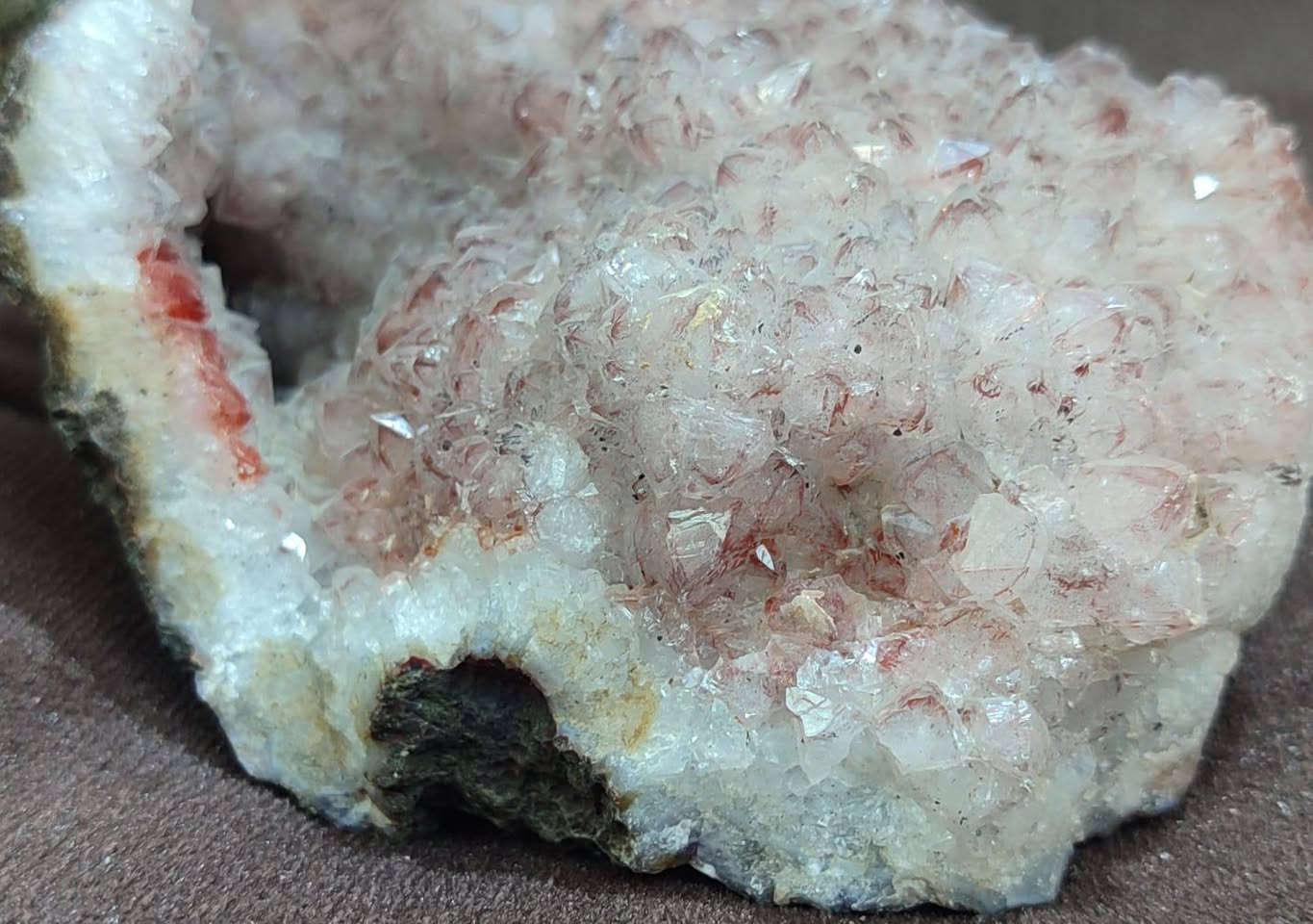 حجر خام جيود جمشت وردي
بيع مباشر 100.000 دينار
يتوفر توصيل لجميع محافظات العراق


**إذا كنت صاحب هذا الإعلان وتريد حذفه لأي سبب، رجاءا أرسل رسالة إلى الدعم الفني**