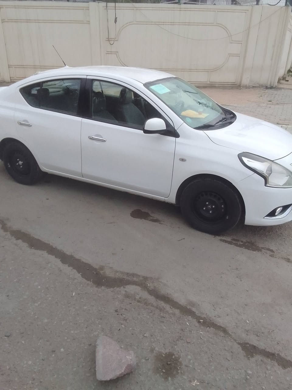 السلام عليكم
نيسان صني خليجي رقم اربيل 
موديل 23 
مكفولة من الصبغ بيهة فقط بارد قليل 
السعر 118وبهة مجال 
العنوان بغداد الجديدة 
هاتف ***********
