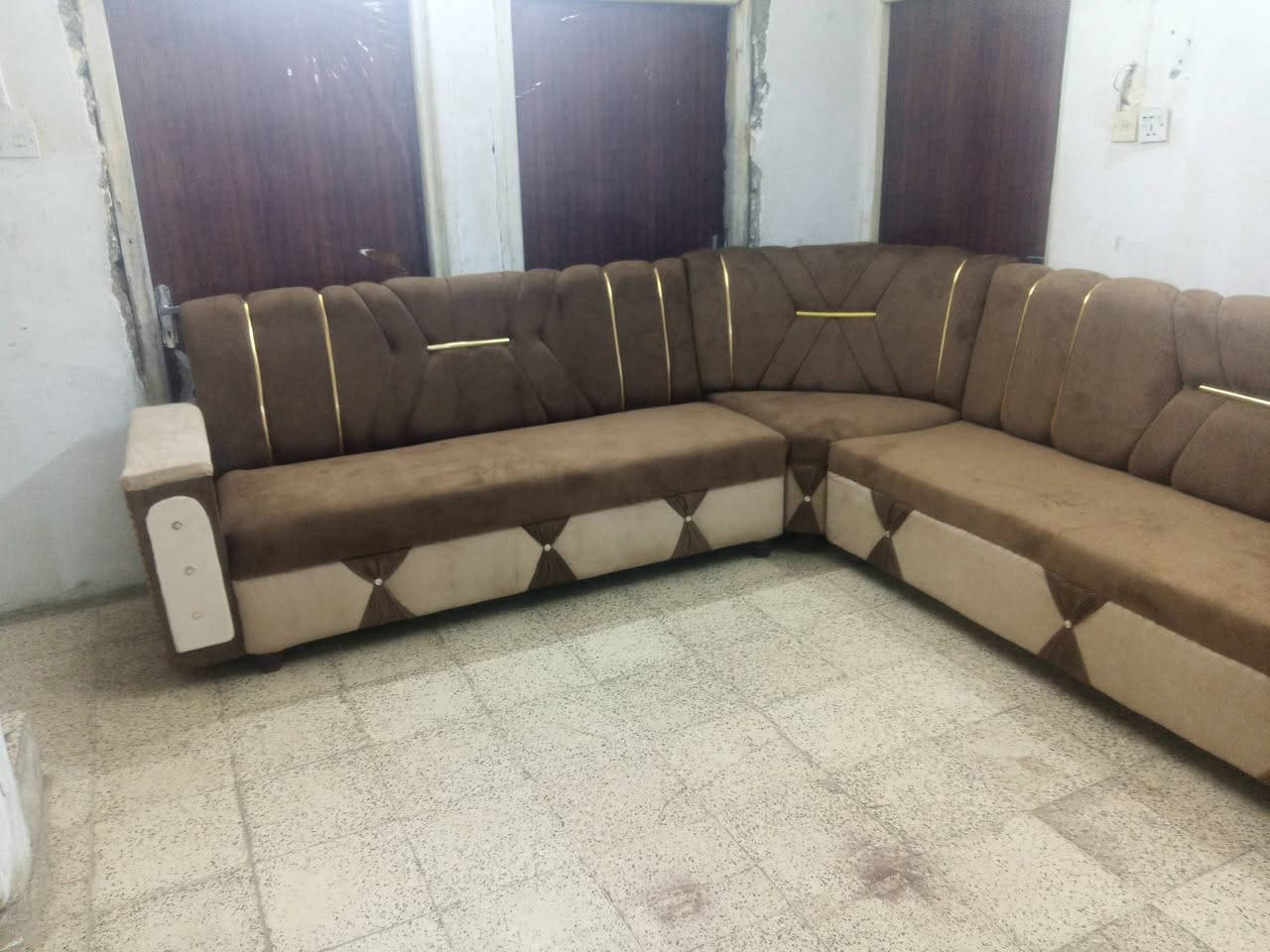 طخم ديوان خشب عراقي ثقيل دوشمة جديده اليوم كمل 
7امتار ونص بالضبط قمة الجمال السعر 250 فول نضافة 
العنوان موصل حي عدن الليسر داخل السوق للتواصل خاص مفتوح


**إذا كنت صاحب هذا الإعلان وتريد حذفه لأي سبب، رجاءا أرسل رسالة إلى الدعم الفني**