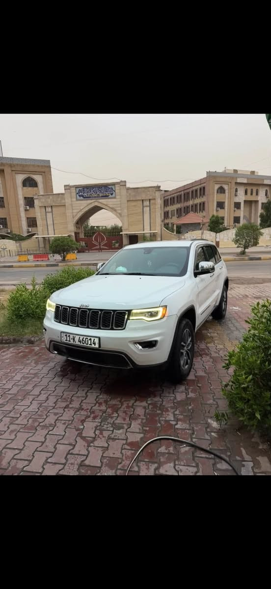 سلام عليكم
للبيع جيب لاريدوو موديل 2017 

فوول مواصفات ما عدا الفتحة محركV8 5700

حادثهة  جاملغ الايسر والبنيد فقط لا غير

📍العنوان: بغداد حي اور قرب كلية الامام الكاظم
الهاتف (***********)

السعر 210 $
