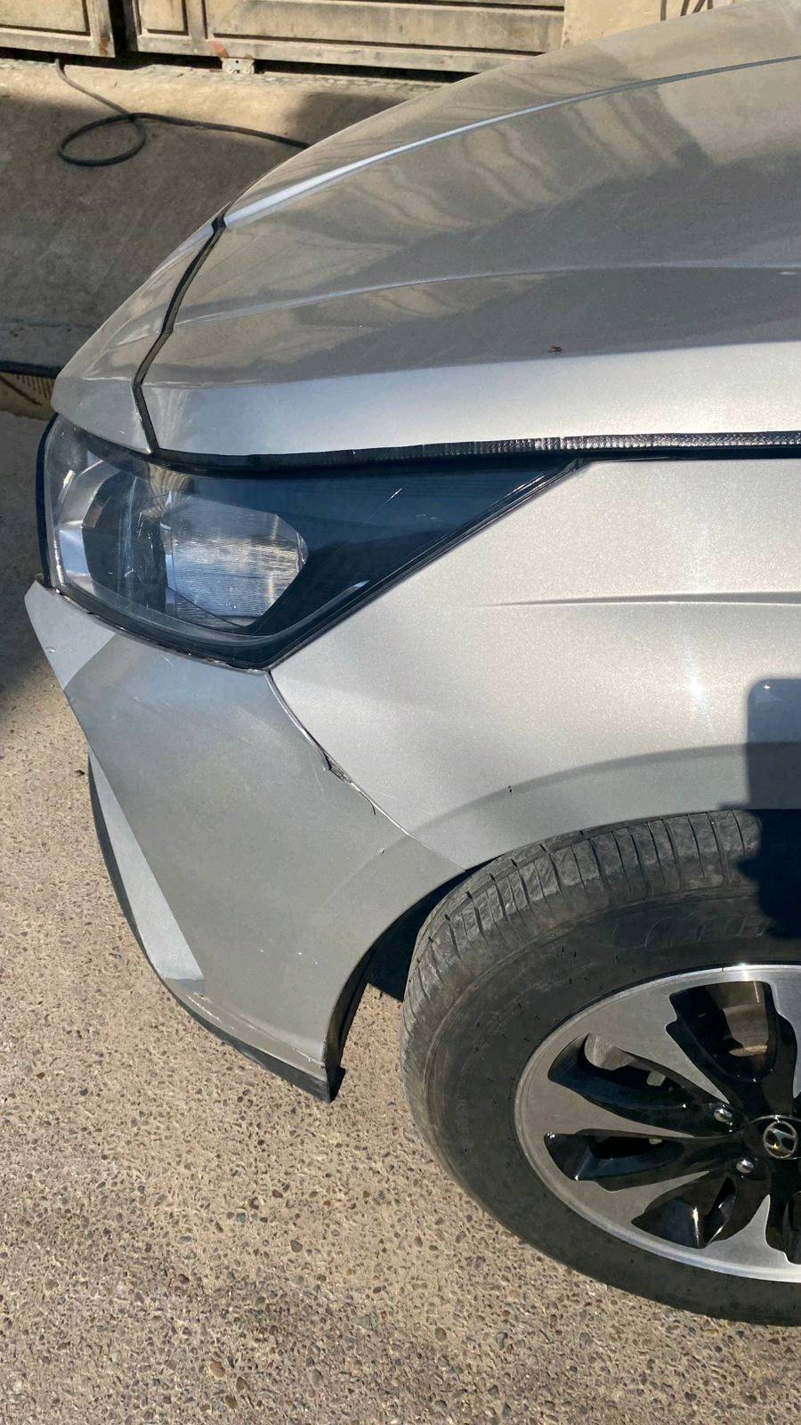  النوع والموديل: هونداي i20 أوتوماتيك
📌 سنة الصنع: 2023 (رقم بغداد)
📌 اللون: فضي
📌 سعة المحرك: 1300 سي سي، 3 سلندر
📌 الكيلومترات: 60,000 كم
	•	كاميرا أمامية وخلفية + حساسات رجوع
	•	شاشة لمس مع بلوتوث و USB
	•	مثبت سرعة
	•	تكييف أمامي ممتاز جدًا حتى في ساعات الصيف الحارة
	•	مقاعد قماش مريحة
	•	تايرات جديدة + ويل كب حديث
	•	دوشمة جديدة
📌 الحالة العامة:
	•	السيارة نظيفة داخليًا وخارجيًا
	•	بدون حوادث، فقط شخوط 
	•	سنوية جديدة
📍موقع السيارة: بغداد
***********
***********