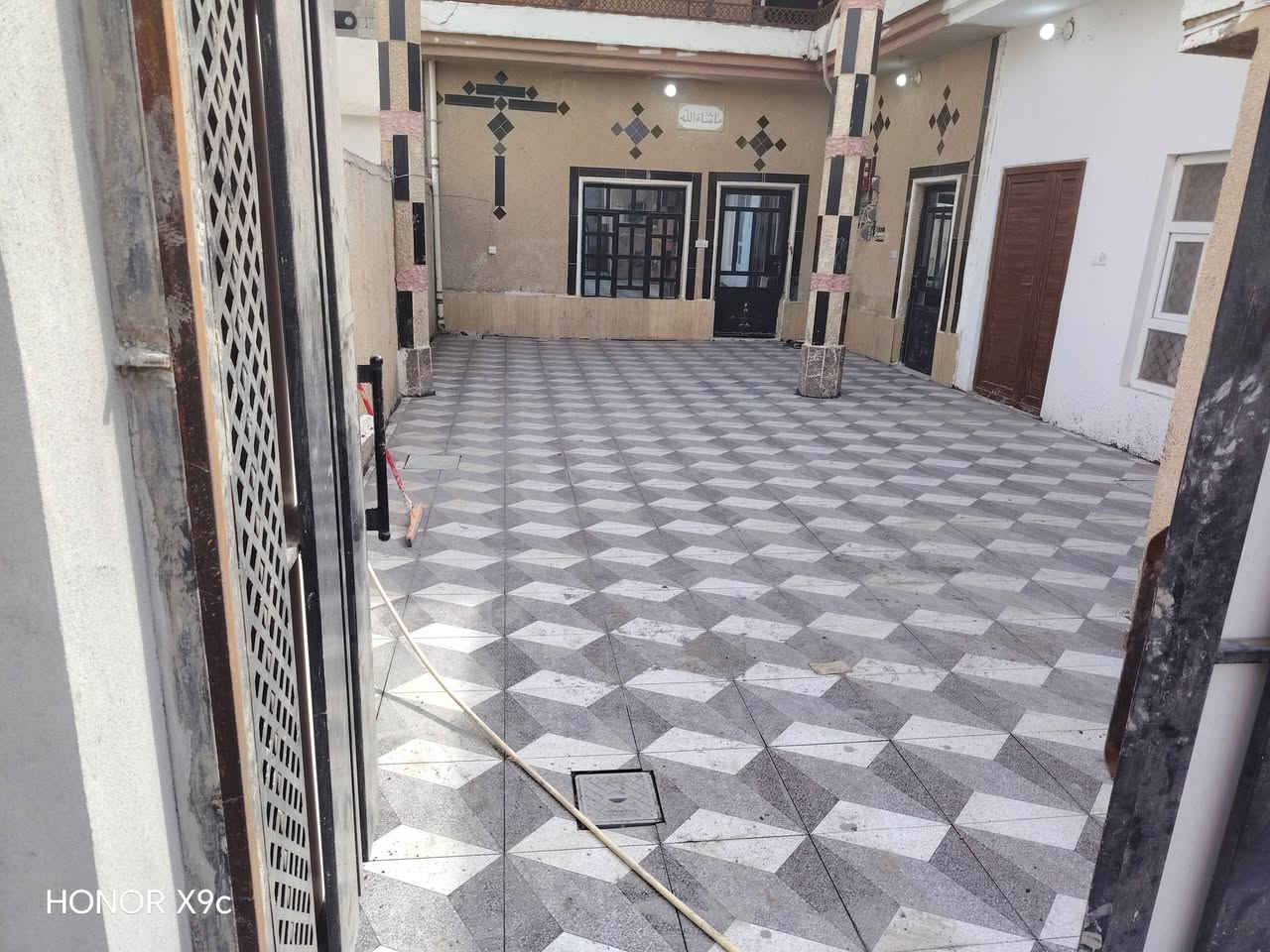 نشتغل كافه انواع السيراميك جداري وارضي
كاشي وسيراميك
ونشتغل ب القسط والنقد
واي استفسار الاتصال ع هذا رقم
***********
