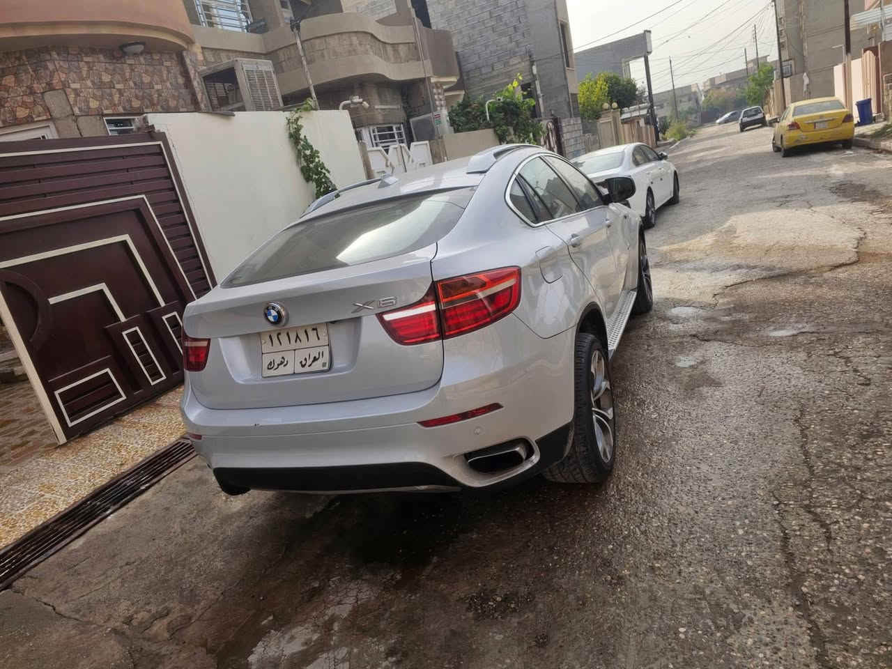 سلام عليكم اخوان السعر 125
X6 2013 50i x drive فول مواصفات
احلى x6 راح تشوفها بالواقع اجمل بكثير
السياره مصبوغه عام صبغ درجه اولى ب ١٣ ورقه 
حادثها مبين بالصوره مبدل قماره شرط الشغل بلاد و السياره كدام العين كاعده فول ١/١ 
السياره تمشي طبيعيه وين ما تريد روح بيها 
 بس انطيك المحرك بي سنتر مختلف سن واحد حسب الفحص
 و شويه يحتاج ترتيب  حتى لا تكلي طلع هيج و هيج
تجي تشوفها تقتنع و تاخذ
نواقصها بيها خربطه بالمحرك  بس تمشي طبيعي 
و برمجه frm الباقي كله شغال و حلو 
السياره ما عندي مجالها و محتاج اريد ابيع 
انطيك وياها غراض محرك كامل مفتر يطغ تسوي ادوات الك 
و هوايه شغلات تفيدك اذا ترتبها اخوان السياره كلش حلوه بس والله مجال ما عندي و صاحب السياره سكن دهوك يحولك شوكت ما تريد


**إذا كنت صاحب هذا الإعلان وتريد حذفه لأي سبب، رجاءا أرسل رسالة إلى الدعم الفني**