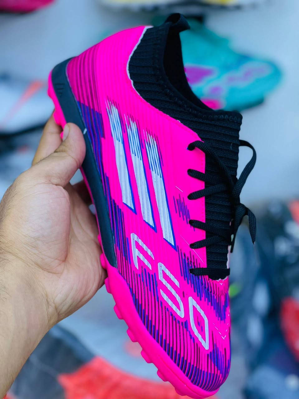 #اثير_للاحذيه_الاوربيه_باله_الجديد
عرض خاص لمده 3 ايام فقط 
لابجين مسي  درجه اولى  سعر 14 الف
لابجين F50  فيتنامي اصلي اديداس  سعر 16 الف 
لابجين اديداس محبب درجه اولى  فيتنامي  سعر 16 الف 
لابجين ريكي  سعر قطعه  13 الف   قطعتين 25 
لابجينات نايك  سعر قطعه  5 الف فقط 
موجود كافه الالوان والقياسات 
ادريس  شورت وبدي ريال مدريد شركه اديداس سعر 9 الف 
طوبات دوري ابطال  خياط باكستاني سعر 12 الف
العنوان / حبانيه سيسي سوق العصري مجاور قاعه البوريشه
هـ/ ***********
