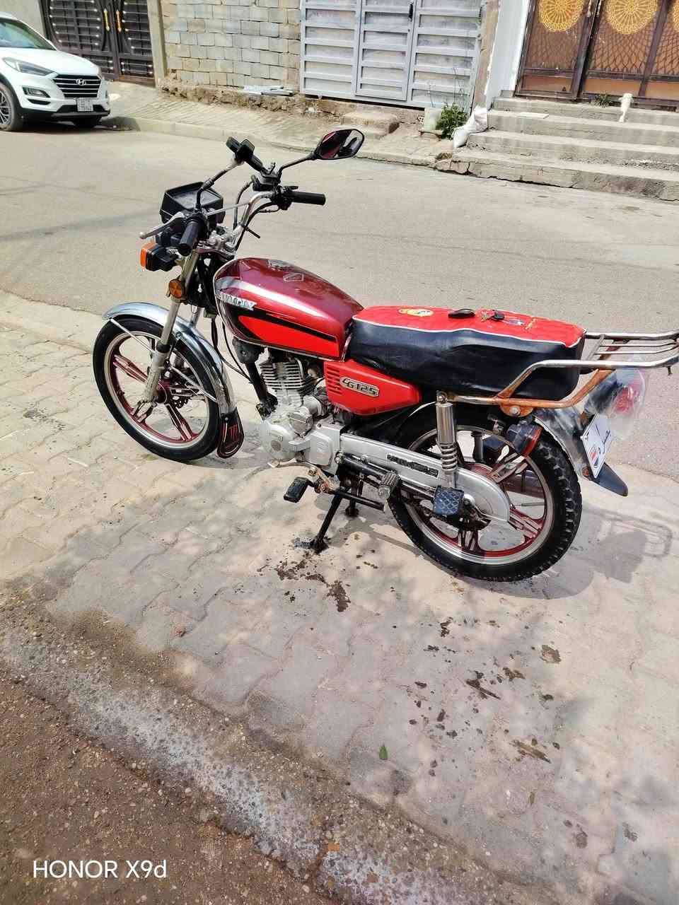 السلام عليكم سيفان للبيع موديل 21 اوراق اصولي سعرها شغاله ما بيها نقص حبايه 400 وبيها مجال مكاني المحموديه اللطيفيه*********** تشغيل عن بعد
