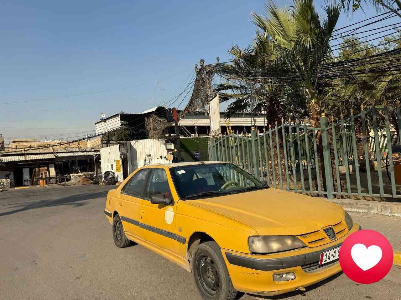 سلام عليكم البيع بيجو بارص موديل 2015 بسمي ارقام انكليزي قبل سبوع حولت بل تاجيات مصفره من كلشي السياره متروكه صار ٤ سنوات  مكينه بيهه سوط اني ابيع مكينه كايمه بس سياره تشتغل وتمشي كير جديد راديتر جديد كهربايات كلهن شغالات سياره رايدلهه ترتيب  سعرهه ٢٥ ورقه مكان سياره بغداد الكرخ السيديه ***********
