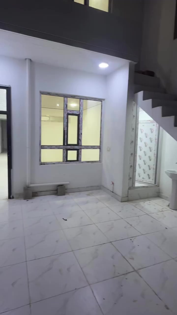 اعلان🔔دار للأيجار شبه صفر سيراميك سقوف ثانويه ⚡️
مساحة 100 متر طابق ونصف
الموقع ♦️كركوك منطقة 55 خلف الساحة مكان مميز جدا✅
يتكون الدار 🏠 
استقبال ▪️مطبخ ▪️غرفتين منام▪️صحيات داخلية وخارجية 
سعر الايجار 250 الف شامل الماء والكهرباء
✅ احصل على منزل أحلامك معنا، نحن مكتب عقاري موثوق ومتخصص في تلبية احتياجاتك السكنية
لاتتردد في زيارتنا او الاتصال بنا •                                         👑جنة الامل للعقارات 👑
 📞***********  ابو جنة
📞 *********** ابو يوسف
 📞***********  احمد
الفرع الأول : دوميز منطقة ال 55 مقابيل #تانكي #دوميز
الفرع الثاني : حي الواسطي مقابيل #باب اللواء ٦١ وقرب # تقاطع #الاصدقاء
                    #صفحة #المكتب 
https://www.facebook.com/profile.php6&mibextid=ZbWKL
