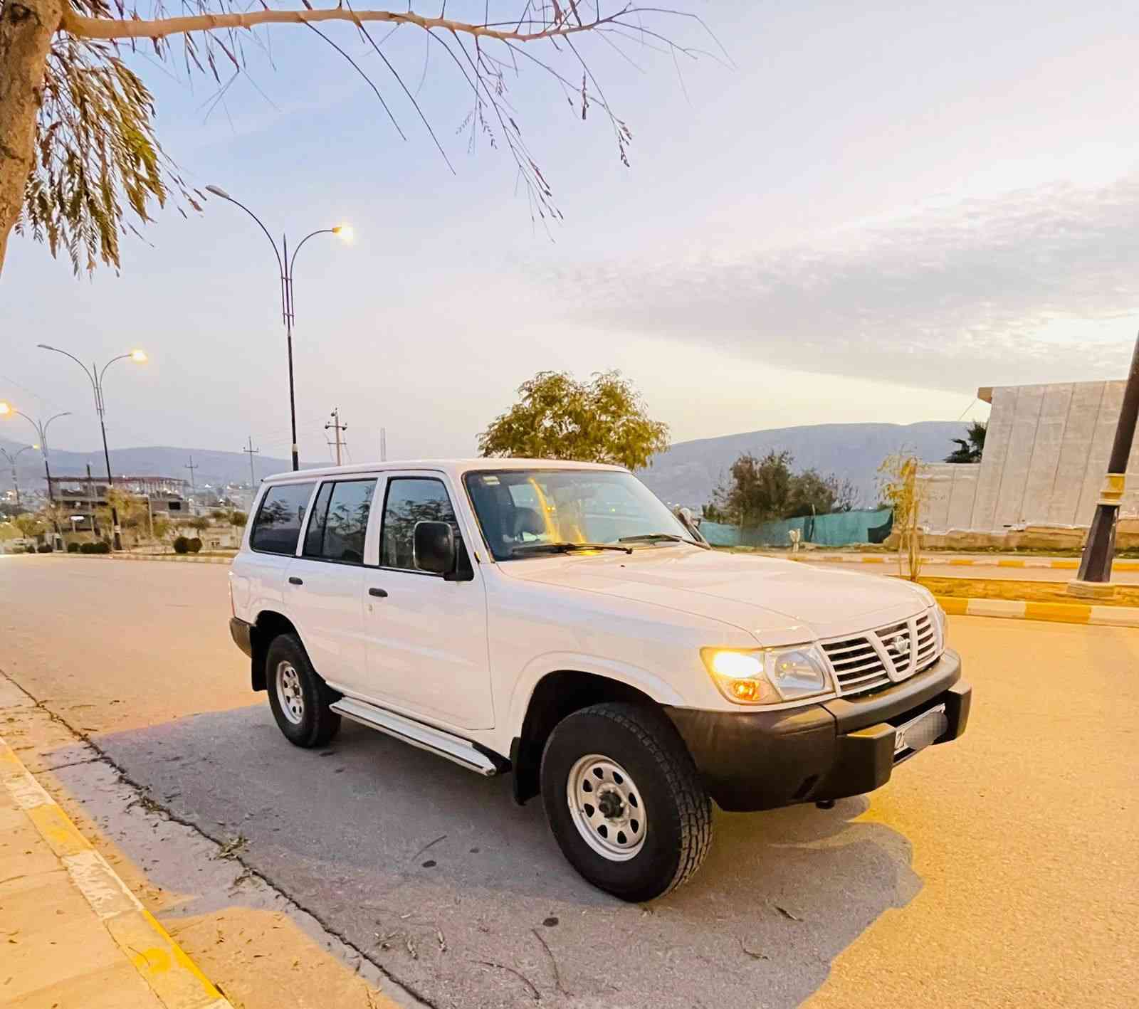 نیسان پاترۆڵ کوڕی ڕۆژە سەختەکان 
مۆدێل 2002 ناوبۆر تحویل عسڵ 
بێ بۆیاخ تەنها دوو پەڵە کارتی هەیە نمونە 
گێڕو مەکینەی نەکراوەتەوە  هەموو گیانی دەقی بیلادی 
کم/160هەزار ڕۆشتووە کوشنو بەرگە دەرگای بیلادی 
سەنەوی تاوکو 2030 تازەیە بەناوی خۆمەوەیە -تایەی -پاتری -ڕۆن -مەرج-هەمووی تازەیە 
تەقیوی نیە ماشاءالله هەموو گیانی دەقی بیلادی نمونەیە لە جوانی 
سعر /پەیوەندی بکەن 
*********** السليمانية, العراق
