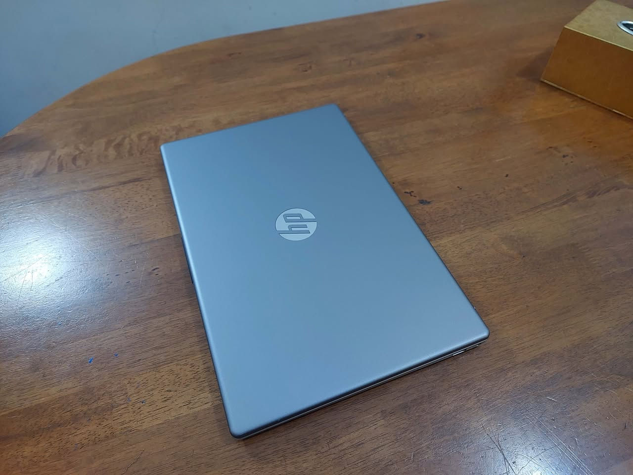 السلام عليكم ..  جيل    13  ماركة   hp   بلون مميز   ... شاشة  حجم 15.6 دقة FULL HD   ...هارد نوع SSD M2 السريع بحجم 512  كيكا ...رام حجم  8  كيكا ...  كيبورد ضوئي ثلجي 3 درجات  ... اللابتوب جديد ما مستخدم ميفرق عن الي بالكارتون بشي  سوبر سلم و شكلة روعة وشحنة فوق الممتاز   ... ملائم للبرامج  والدراسة والاعمال وغيرها مكانه بغداد السعر 250$ للاستفسار الاتصال *********** (واتس)او ***********
