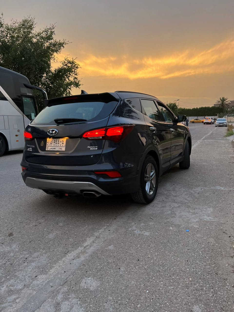 سلام عليكم اخواني سنتافيه مديل ٢٠١٧ وارد امريكي استخدام شخصي جديده بمعنئ الكلمه حادثه مرفق بلمنشور جاملغ فقط سيارة بدون تبديل ليبل واحد بدون اي نقص وبلعافيه عل ياخذه والله رقم بدون ايرباكات الجديد انكليزي سنويته ٢٠٢٩ بسمي تحويل ثاني يوم سيارة نص فول تحكم ستيرن رادرات تبريد قطعتين ٥ راكب مكينه ٢٤٠٠ ماشيه ١٠٠ حقيقي حساسات خليفيه شاشه كبيره كامره دواره  مكان السيارة بغداد حي الامانه ***********.    السيارة معرضه ١٤٦ وبيه مجال للطيبين خاص ممتواجد واتساب متوفر
