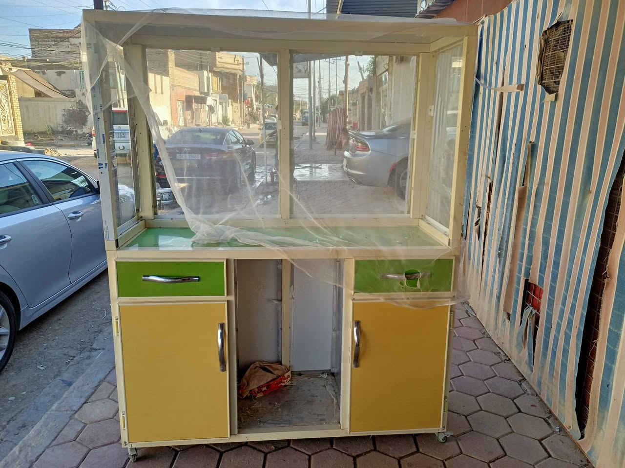 السلام عليكم جام خانة للبيع وميز مقبلات وطباخ فلافل ناصرية مركز ***********
