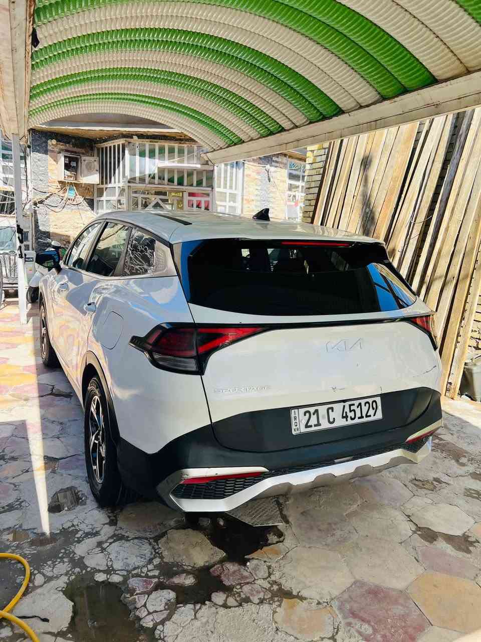 السلام عليكم
كيا سبوتج 23 

موصفات معروفه نص فول 

رقم سليمانيه ب اسمي 

لون ابيض صدفي 

كلشي موضح ب الصور و السونار ب المنشور فقط بارد 

مكان السياره بغداد العبيدي 

السعر 195 وبي مجال 

*********** اتصال او واتساب
