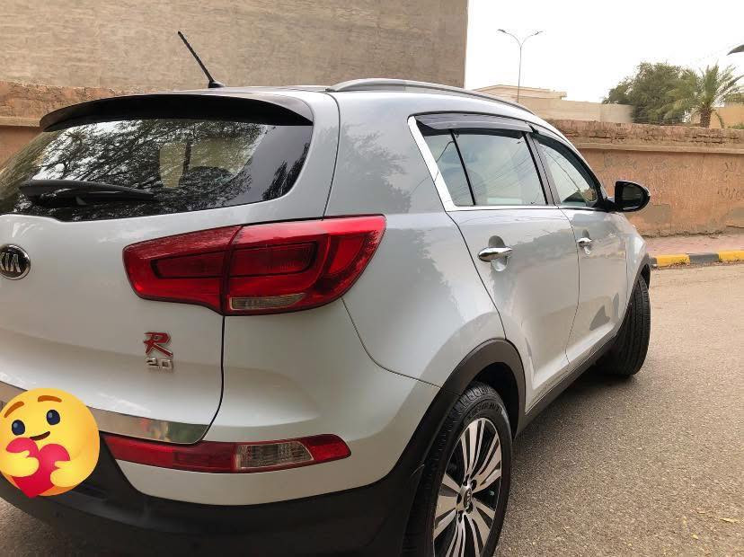 السلام عليكم 
اسبورتج 2016 رقم واسط بالاسم وتحويل مباشر 
المواصفات المعروفه عن الاسبورتج 
ماشية 160 km 
مراوس سبورتج 2011 او 2012 
شرط نظيف ورقم واسط او بغداد 
للاتصال *********** 
مكلف بالنشر
