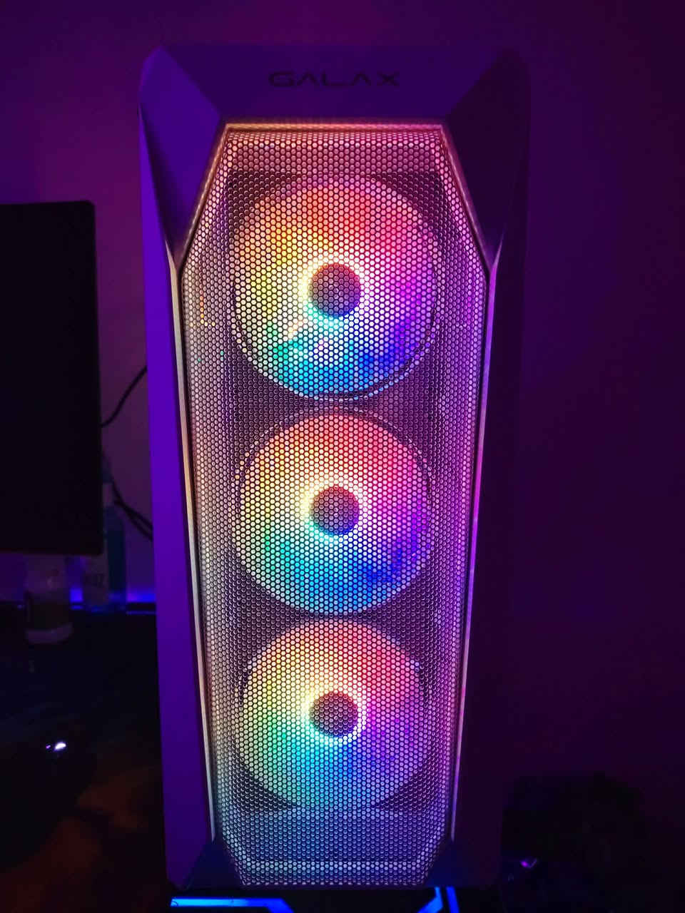 كيس فارغ نضيف جدا وياه الكارتونه مالتهGALAXوياه فانات 4مثل ما واضح بلصوره سعر ٥٠ الف قفل مابي اي مجال
مكاني رحمانيه الجعيفر قرب ملعب الزوراء
***********
