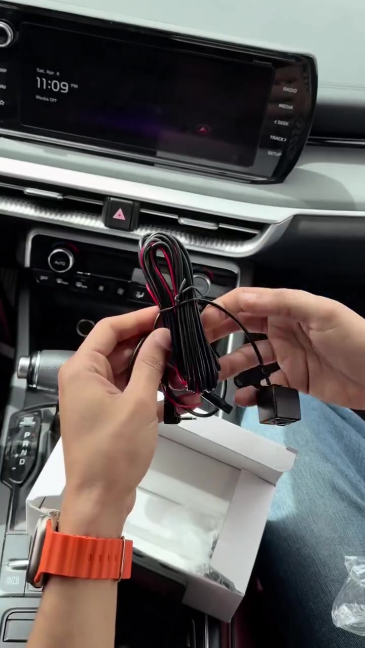 🚗✨ خلك مطمن وثق طريقك بكل ذكاء!
سعر 35الف توصيل *********** جميع المحافظات العراق 
كاميرا DVR المتطورة بتصوير Full HD وزاوية 170° واسعة تغطي لك الشارع بالكامل 🛣️
🔹 شاشة 4 إنج: لمتابعة كل التفاصيل بوضوح عالي 📺
🔹 أمان وحماية: مستشعر حوادث G-Sensor يحفظ المقاطع المهمة تلقائيًا 🛡️
🔹 رؤية ليلية: تصوير دقيق وواضح حتى في عتمة الليل 🌙
🔹 سهولة تامة: تشتغل وتطفي تلقائيًا مع تشغيل سيارتك 🔌
عينك الثالثة على الطريق.. أمان وتوثيق بلمسة وحدة! 🎥💪
