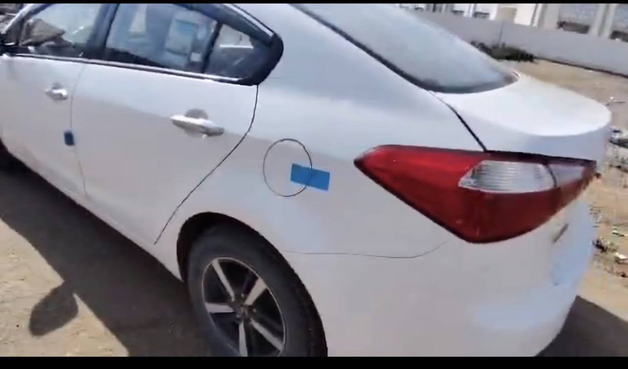 لبيع سيراتو خليجي موديل 16 كير محرك تبريد ثلج بية  دحجة بسيطة بلجوملغ الامامي مكينة 1600 رقم ذي قار تحويل ملكية مباشر السعر 117 وبية مجال بسيط للاستفسار الاتصال بلرقم *********** وات ساب
