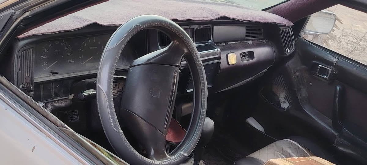 السلام عليكم
عندي سياره سيدان موديل 1991 للبيع سياره جاهزه مجهزه سنويه نافذه 2025/10/1
شرط التحويل صدرها نص عمر تايرات نضاف مصبوغه عام بيها خياسات بالجنطه السعر المطلوب عليها ٤٤ ورقه و بيها مجال شي قليل اذا مو شراي بلا زحمه لا تبزعني
هاتف ***********
